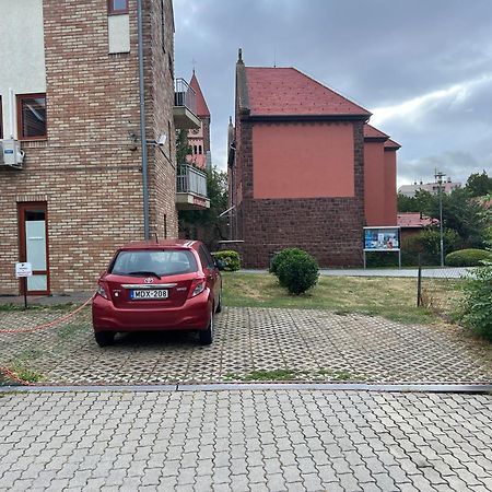 Robinson Szigete Apartment Balatonfured Luaran gambar