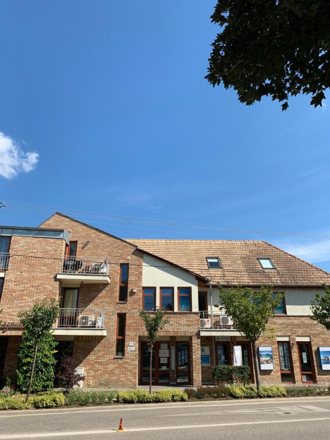 Robinson Szigete Apartment Balatonfured Luaran gambar